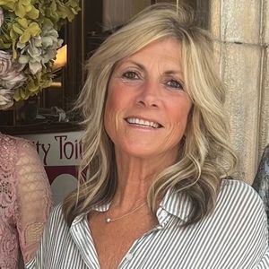 Meet your Posher, Leslie